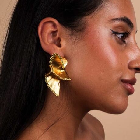 Sketch Curl Emerald Earring