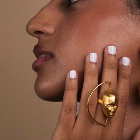 The Gaze Ring